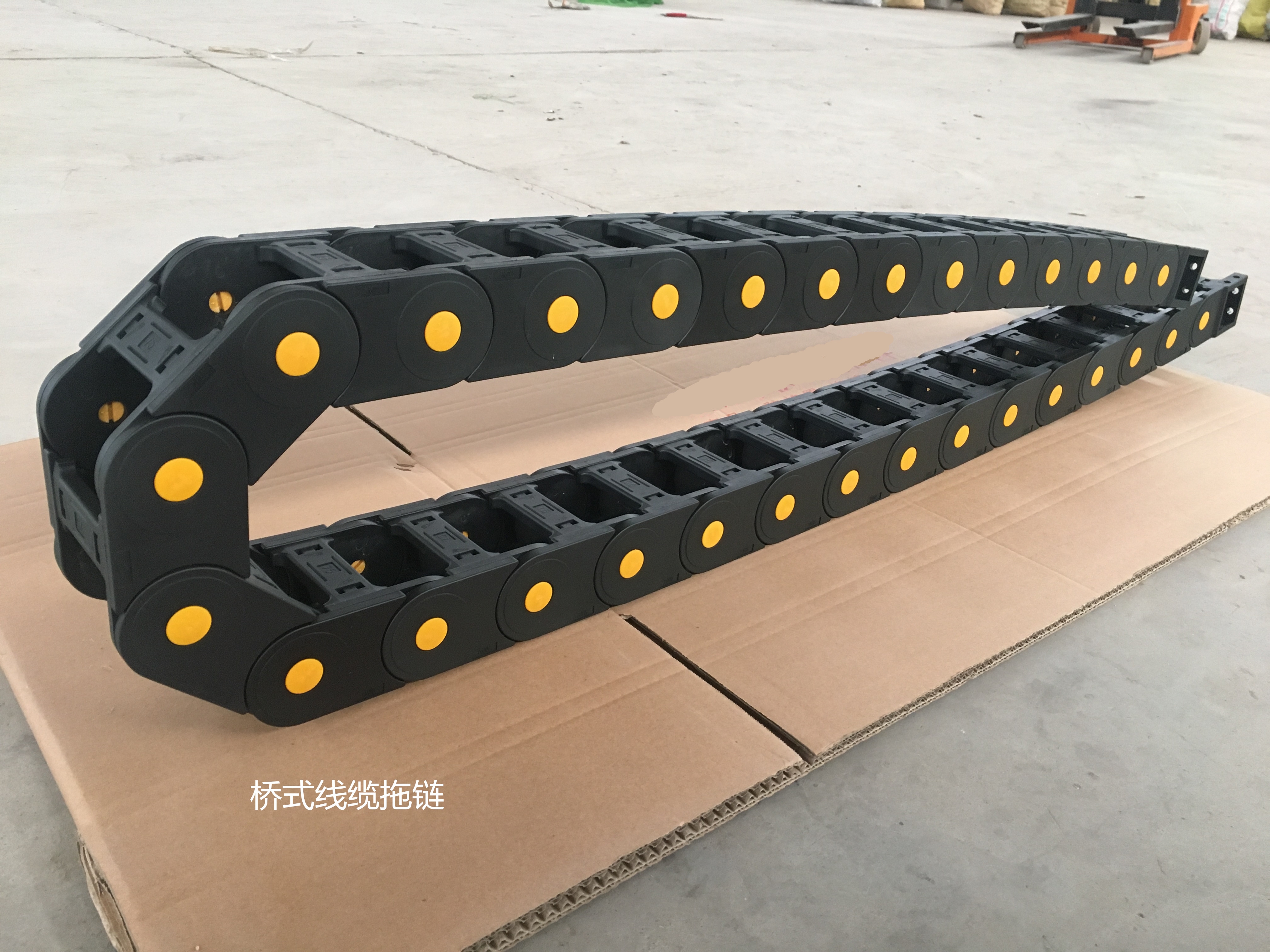 工程塑料拖鏈運行展示